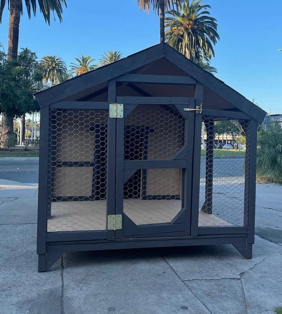 Custom kennel — stained & enclosed — supplied before-and-after comparison